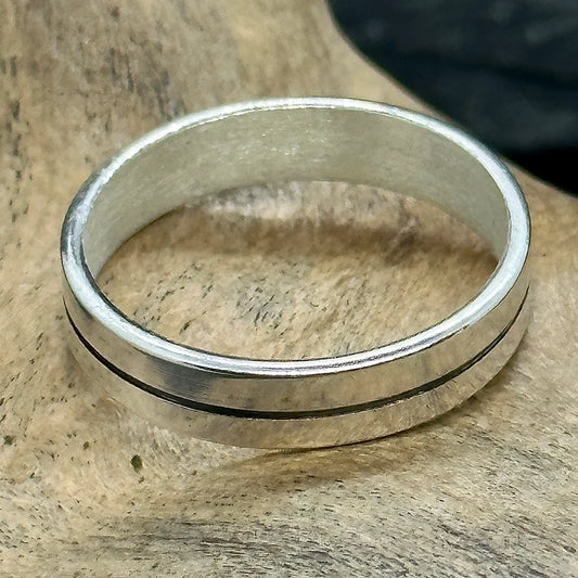 Silver/ Gold/ Rose Gold Close-Up of a Stylish Metallic Ring – A Timeless Symbol of Elegance & Strength