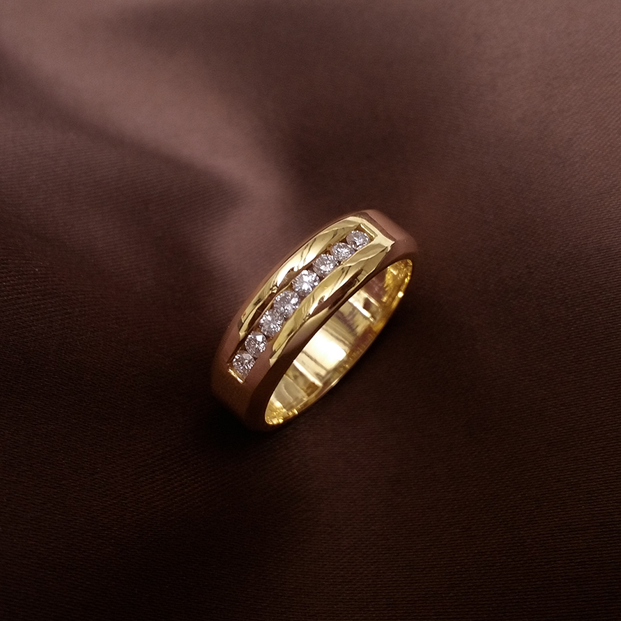 Silver/ Gold/ Rose Gold Menβs Gold-Plated Cubic Zirconia Wedding Band β Classic Channel Set Comfort Fit Ring for Daily Wear