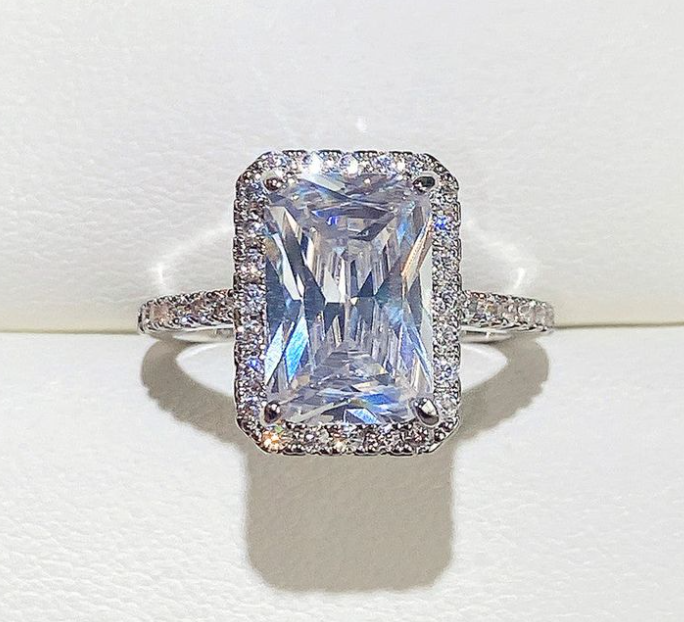 Silver/ Gold/ Rose Gold Elegant Cushion-Cut Clear Gemstone Halo Ring with Pave Band β Timeless Sparkle and Luxury Design