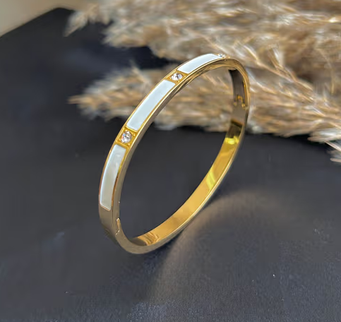 Silver/ Gold/ Rose Gold Exquisite Luxury  Bangle with Elegant Pearl Accents and Dazzling Diamond Detailing, A Timeless Symbol of Sophistication and Glamour for Women