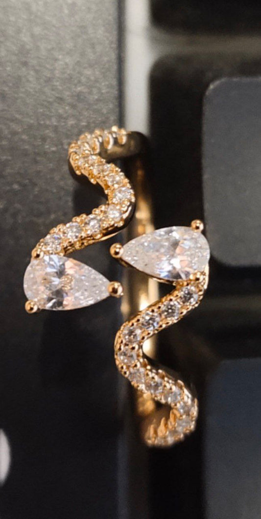 Silver/ Gold / Rose gold Elegant Snake-Inspired Gold Ring with Sparkling Gemstones – A Symbol of Power &amp; Mystery