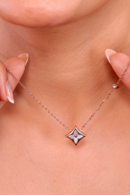Elegant Rose Gold Mother-of-Pearl Floral Pendant Necklace – Timeless Beauty &amp; Grace
